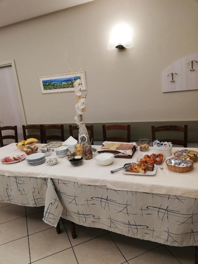Albergo Villa Eva Costermano Bagian luar foto