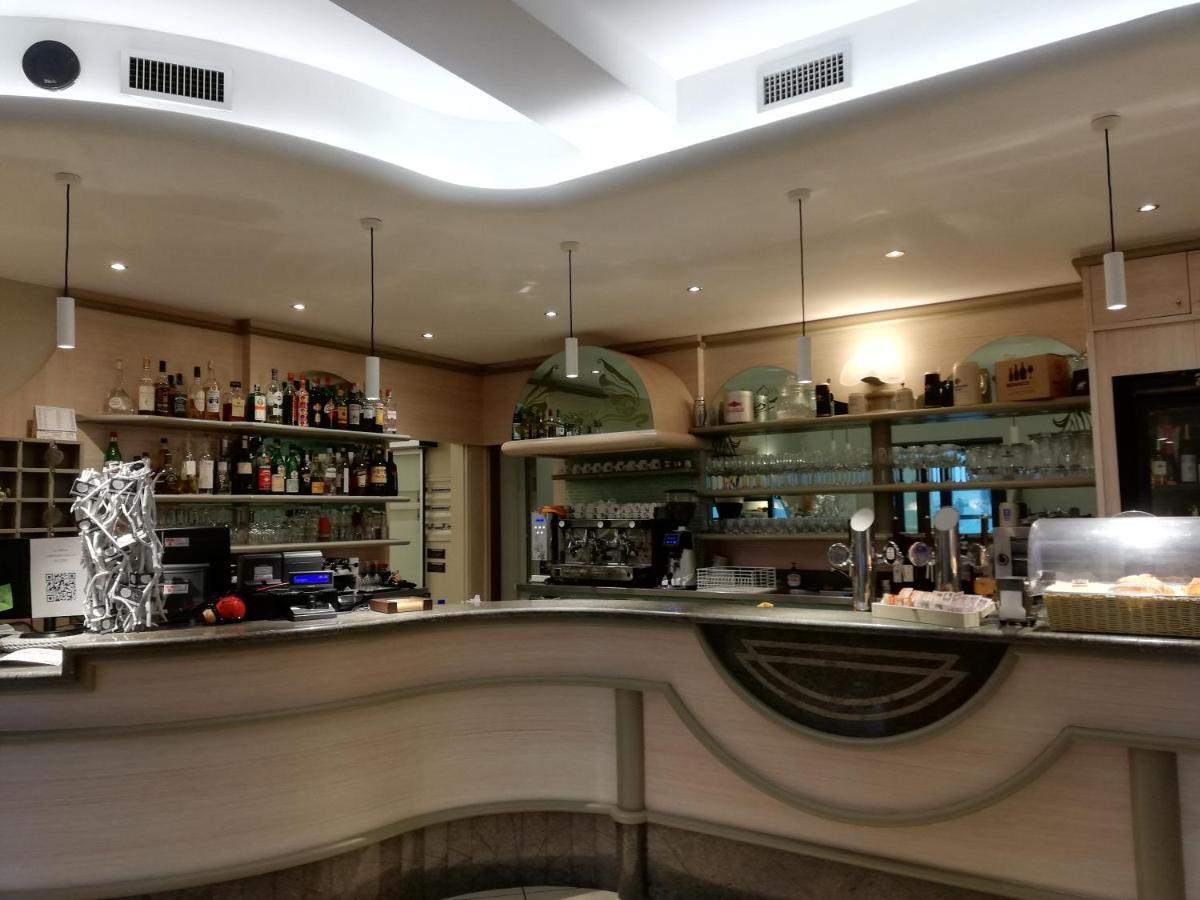 Albergo Villa Eva Costermano Bagian luar foto